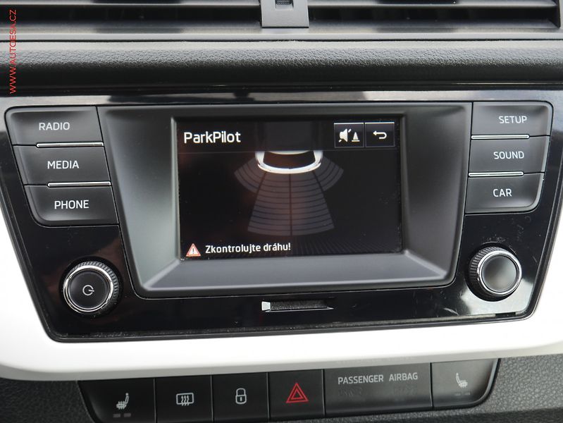 Škoda Fabia (2015) 1.2 TSi, Ambition, výhřev sed - fotka 12 z 16