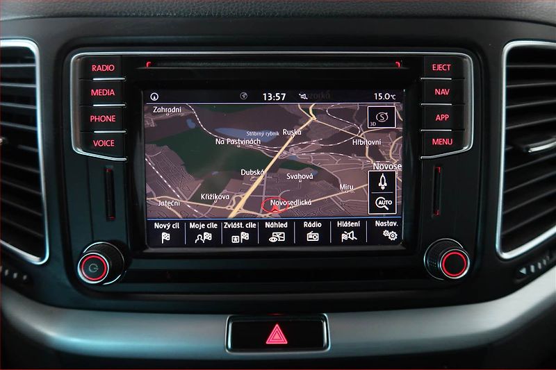 Volkswagen Sharan (2018) 2.0 TDI BMT, Automat, Navi - fotka 18 z 18
