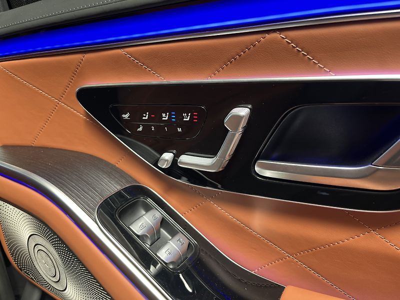 Mercedes-Benz Třídy S 400d 4MATIC L AMG Line Chauffe - fotka 25 z 25