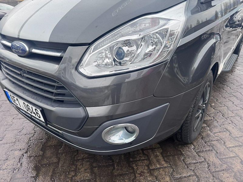 Ford Tourneo Custom (2018) 2,0D 125KW 8 MÍST TITAN 1.MAJ - fotka 9 z 49