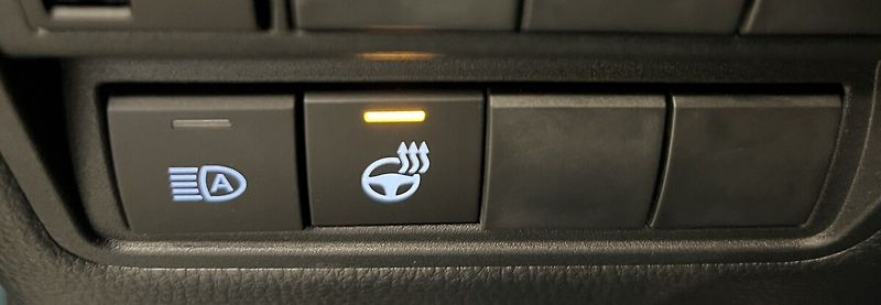 Toyota Yaris 1.5 Hybrid AT EXECUTIVE VIP SK - fotka 8 z 18