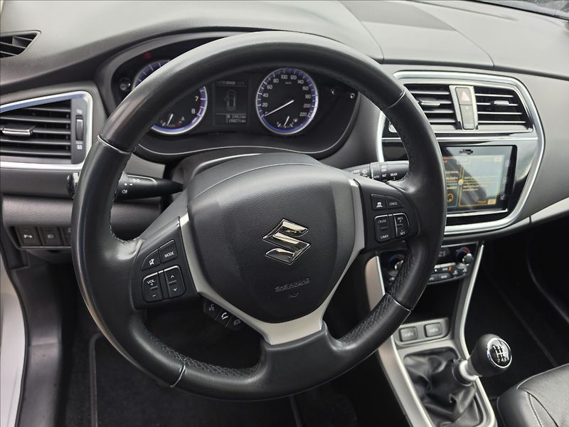 Suzuki S-Cross 1,4 Mild Hybrid AllGrip Premiu - fotka 12 z 45