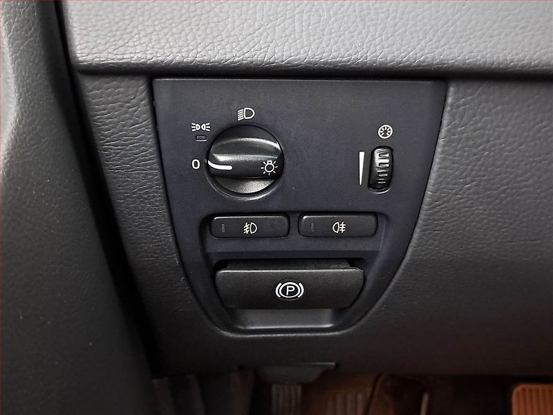 Volvo XC90 (2011) D5, 4X4, Automat, 7 míst - fotka 19 z 22