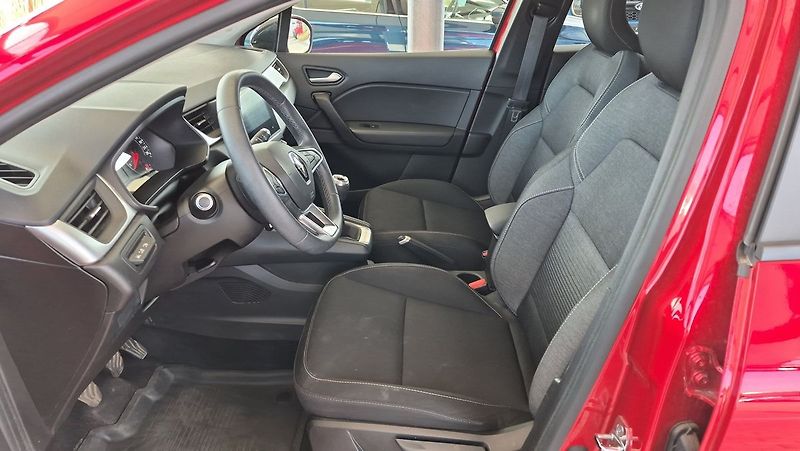 Renault Captur 1.0 TCe 67Kw Intens - fotka 9 z 23