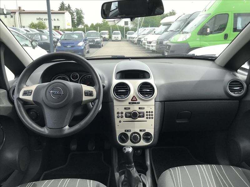 Opel Corsa 1,3 CDTi - fotka 10 z 15