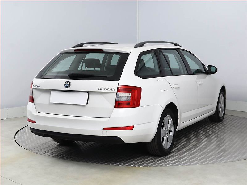 Škoda Octavia (2014) Elegance 1.6 TDI, Serv.kniha - fotka 5 z 14