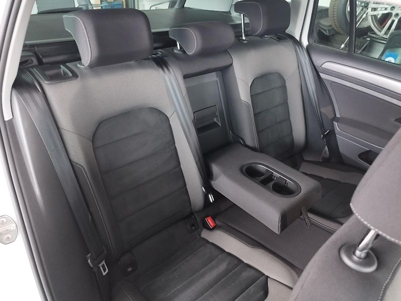 Volkswagen Golf (2017) TSI,92KW,FULL,LED,19ALU,TAŽNÝ - fotka 15 z 39