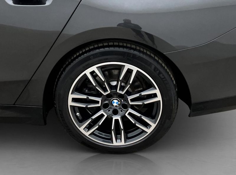 BMW Řada 5 520d AWD Touring MSport Tažné - fotka 10 z 35