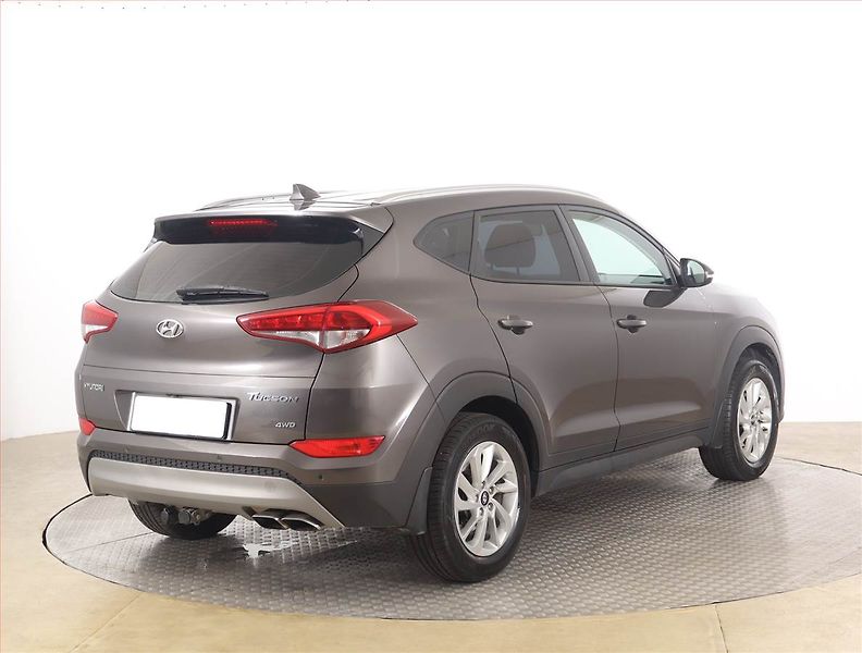 Hyundai Tucson (2018) 1.6 T-GDI, 4X4, Serv.kniha - fotka 5 z 18