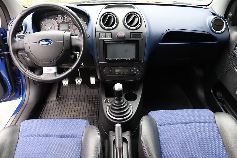 Ford Fiesta ST 2.0i 110kW - fotka 33 z 49