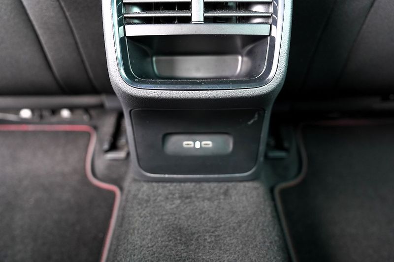 Škoda Octavia RS 2.0 TDI 4x4/147kW/DSG/ČR - fotka 35 z 45