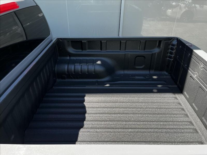Isuzu D-Max 1,9 Double Cab  6A/T V-Cross M - fotka 27 z 28