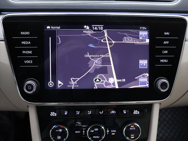 Škoda Superb 2,0 TDI DSG L&K LED  DPH CZ - fotka 19 z 31