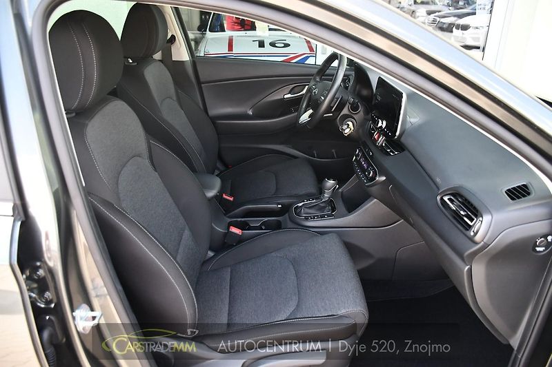 Hyundai i30 1.0T-GDi FAMILY SMART DCT NAVI - fotka 16 z 51