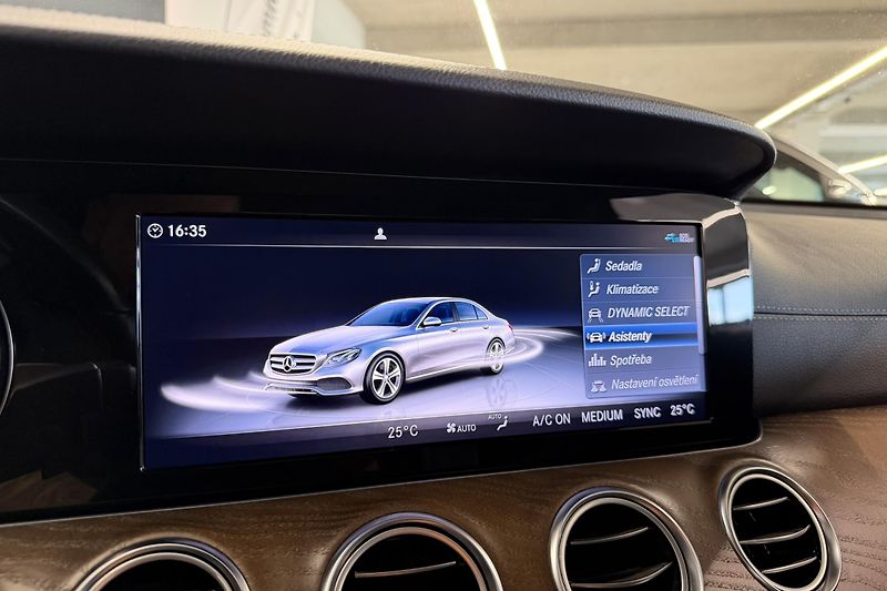 Mercedes-Benz Třídy E (2018) E 200d Exclusive - fotka 68 z 103