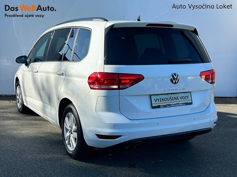 Volkswagen Touran (2023) 2.0 TDI 110kW DSG LED - fotka 2 z 35