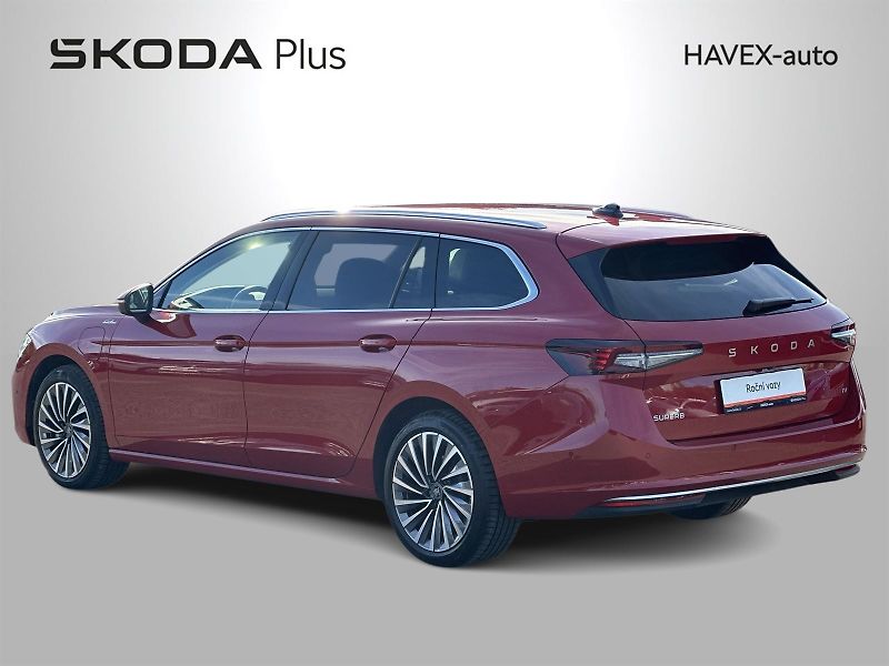 Škoda Superb (2025) Combi 1.5 TSI iV DSG L&K - fotka 42 z 43