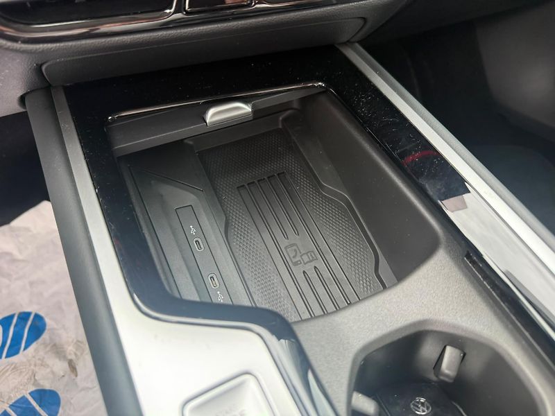 Volkswagen Passat Elegance 2.0 TDI 110 kW DSG Va - fotka 17 z 24