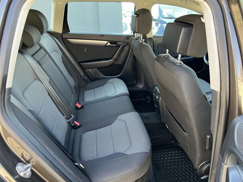 Volkswagen Passat 2.0TDi 103kw DSG odp. DPH - fotka 34 z 48