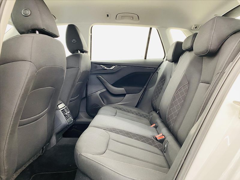 Škoda Kamiq 1,0 TSI 81kW Ambition - fotka 6 z 25