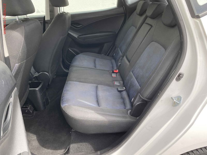 Hyundai ix20 (2013) 1.4i, AC, +kola - fotka 10 z 15