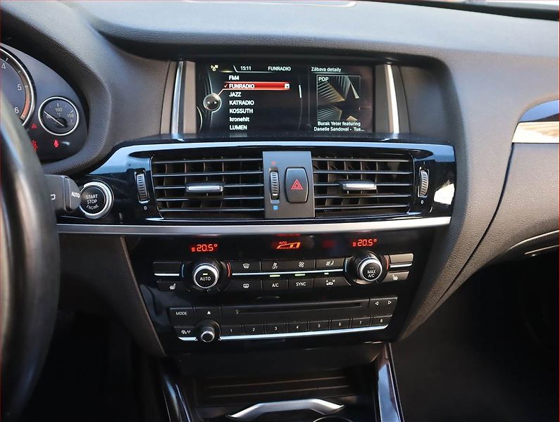 BMW X3 (2015) xDrive20d, 4X4, Automat - fotka 12 z 19