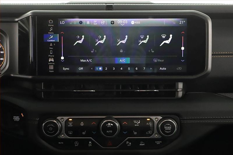 Jeep Wrangler (2024) 2.0 eTorque - fotka 16 z 19