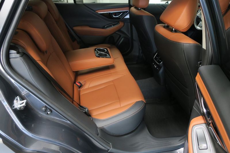 Subaru Outback (2025) 2.5i AWD TOURING - fotka 34 z 41