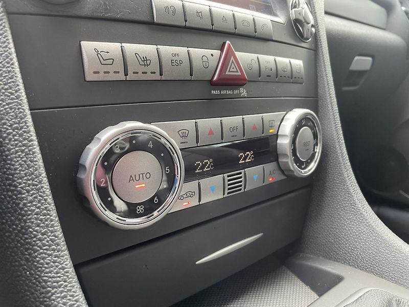 Mercedes-Benz SLK 200 KOMPRESSOR 1.8 120 kW - fotka 12 z 22