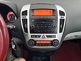 Kia Ceed (2010) 1.6 CRDi, po STK, rezervace - náhled 12