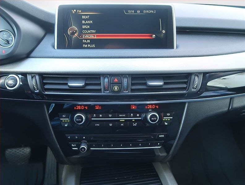 BMW X5 (2015) xDrive30d, 4X4, Automat - fotka 10 z 13