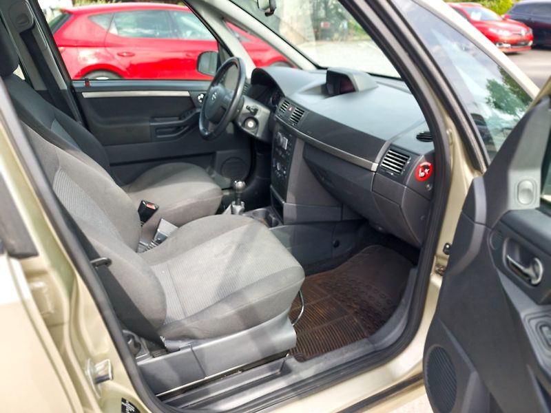 Opel Meriva (2010) 1,4i 16v 66 Kw Klima - fotka 16 z 18