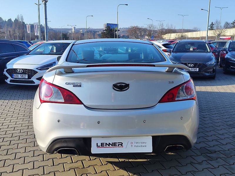 Hyundai Genesis 3.8 V6/223kW Coupe 6AT - fotka 6 z 35