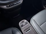 Fiat 500e (2026) BEV Giorgio Armani 320km 42 kW - náhled 16