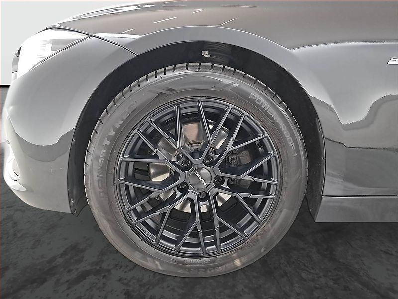 BMW Řada 3 (2017) Sport Line 320 d, Automat - fotka 15 z 18