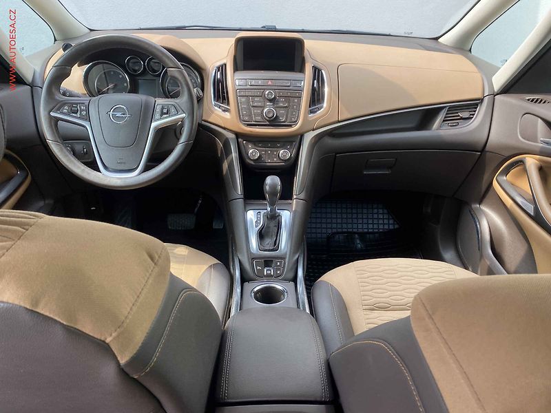 Opel Zafira (2012) 2.0 CDTi, 1.maj,ČR, AT - fotka 8 z 19