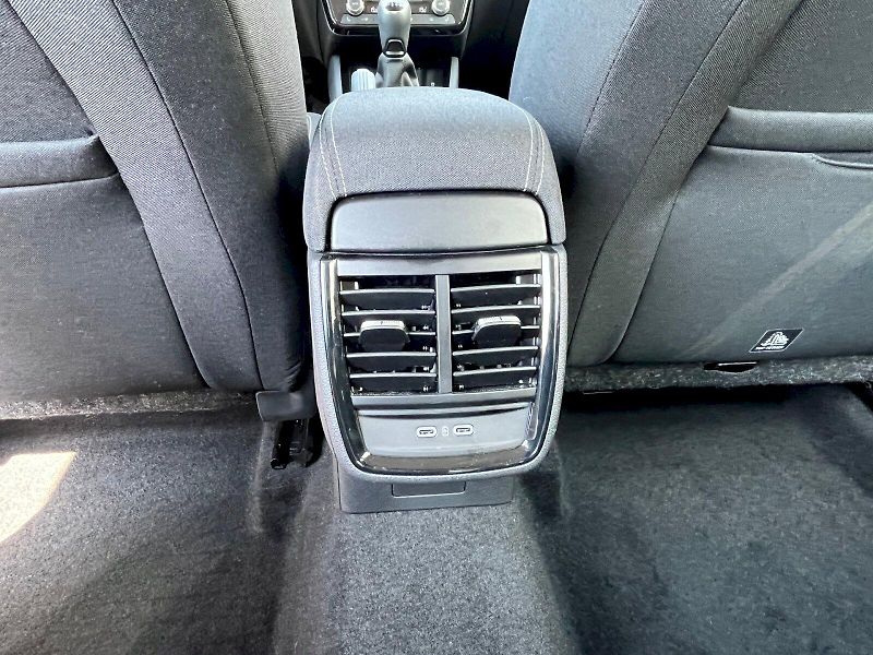 Škoda Kamiq (2025) 1.0 TSI 85kW Selection - fotka 14 z 27