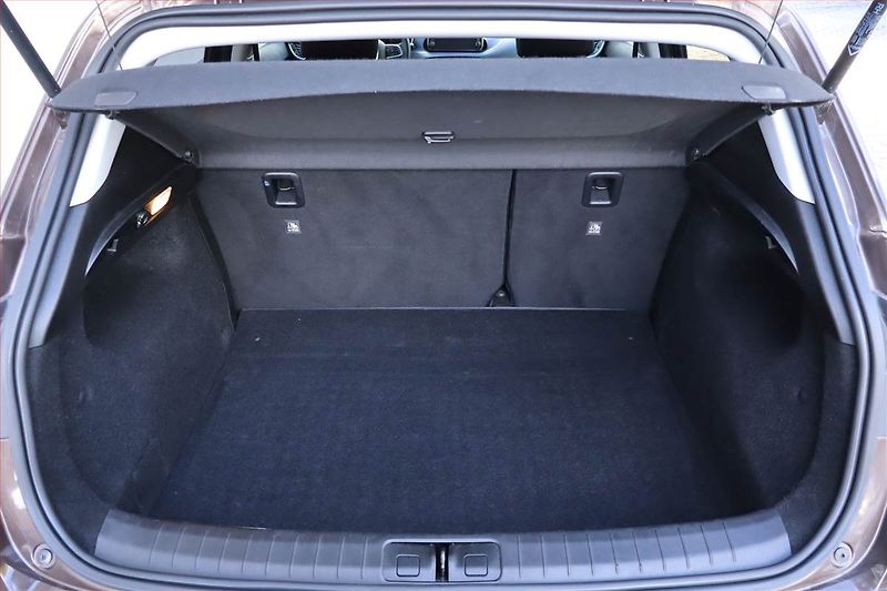 Fiat Tipo (2016) 1.4 T-Jet, Serv.kniha, Navi - fotka 14 z 23