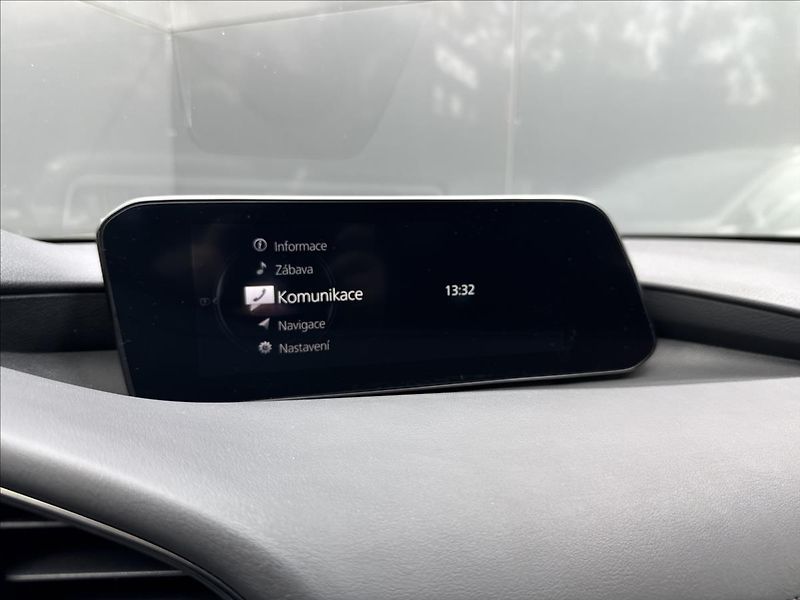 Mazda 3 2,0 Skyactiv-G Selection AT - fotka 18 z 28