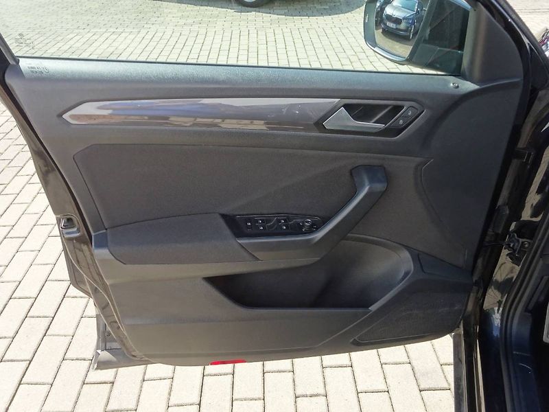 Volkswagen T-Roc (2021) 1,5 TSi /110kW Sport DSG - fotka 24 z 27