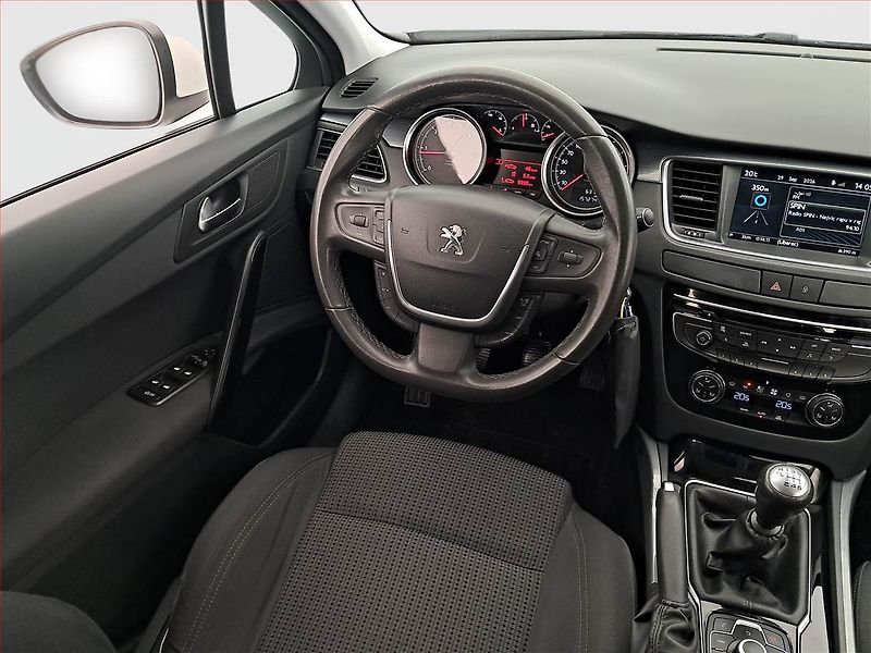 Peugeot 508 (2013) 2.0 HDi, Navi, Tempomat - fotka 7 z 19
