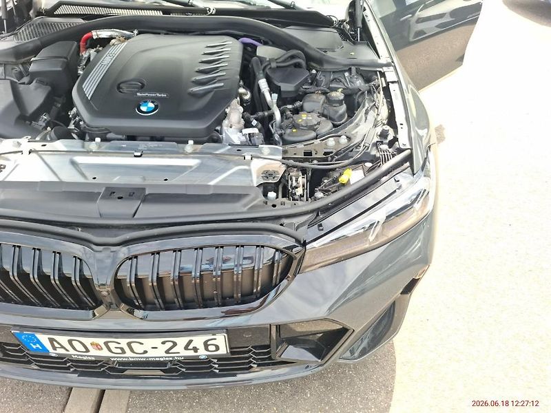 BMW Řada 3 330d xDrive Touring - fotka 22 z 22