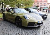 V severočeském Litvínově se uskutečnil premiérový Autofest. Na snímku je luxusní Porsche 911 Spirit.