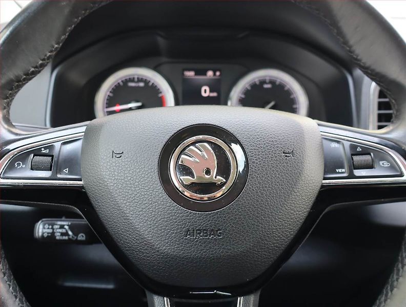 Škoda Karoq (2018) Style Plus 1.5 TSI - fotka 17 z 19