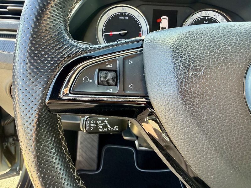 Škoda Superb (2018) 2.0 TDI 140kW DSG 4x4 SPORT!!! - fotka 16 z 32