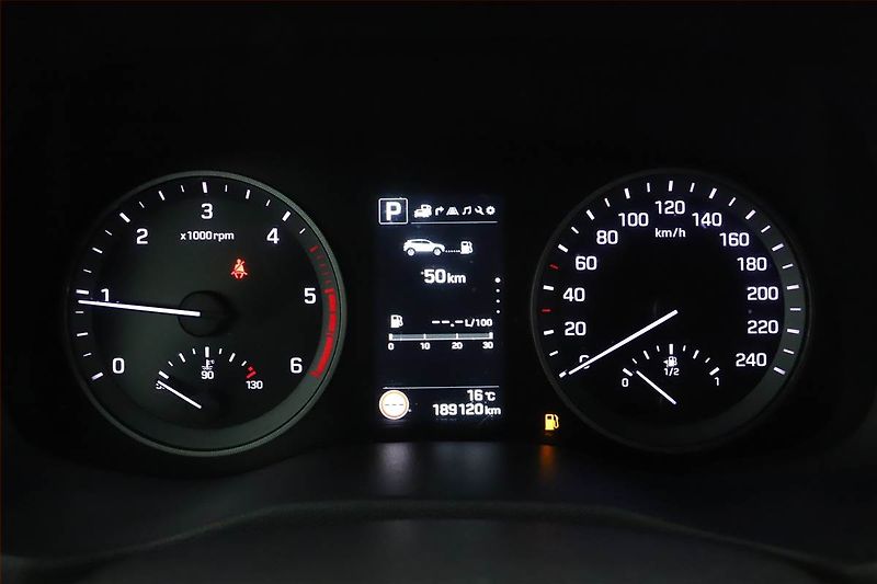 Hyundai Tucson (2017) Select 1.7 CRDi, Automat - fotka 9 z 20