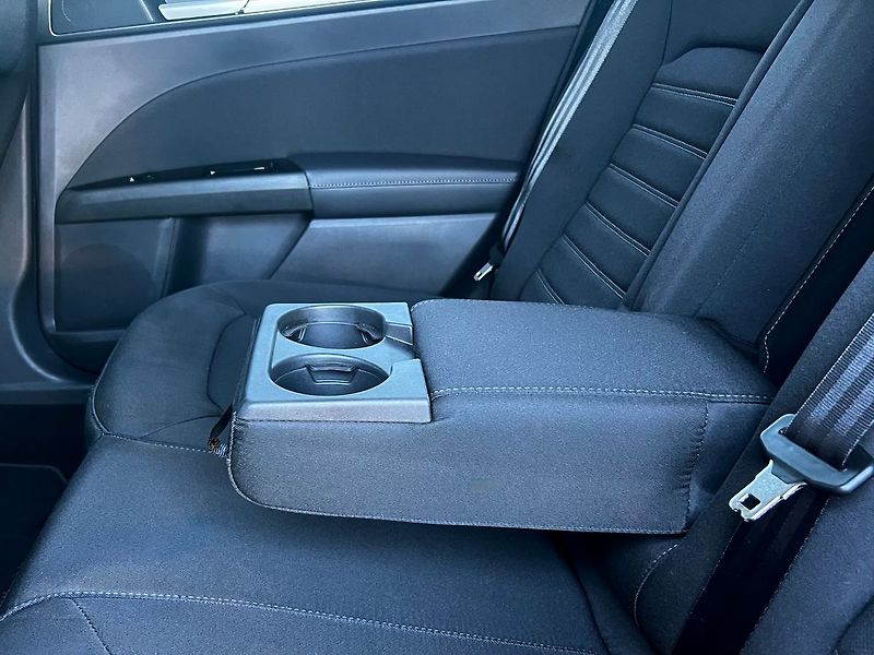 Ford Mondeo (2021) 2.0 TDCi-TAŽNÉ-VYHŘEV.S - fotka 19 z 48