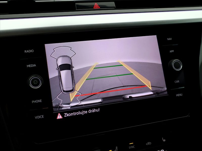Volkswagen Arteon Shooting Brake 2,0 TDI DSG R-Line Navi Led - fotka 24 z 37