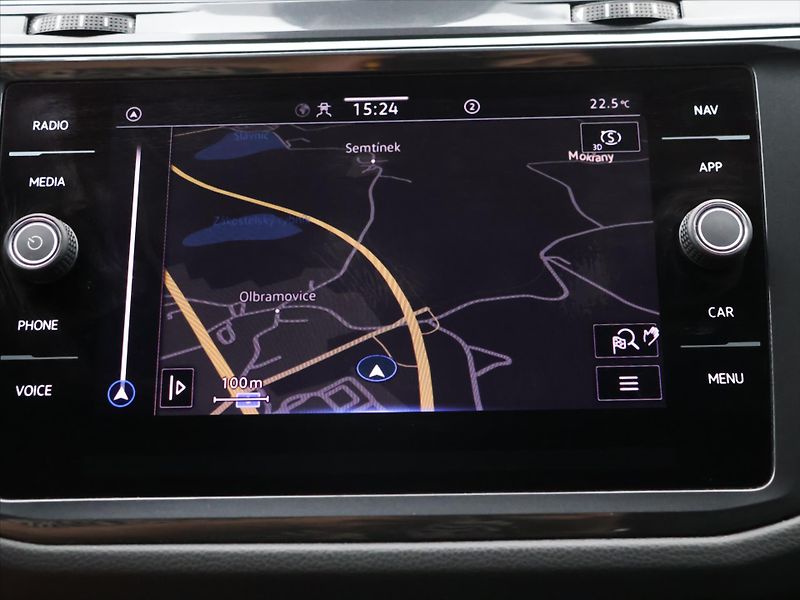 Volkswagen Tiguan 1,4 TSI PHEV 180kW R-Line DPH - fotka 23 z 33