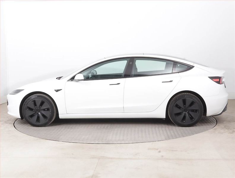 Tesla Model 3 (2023) Standard Range LFP, SoH 94% - fotka 3 z 22